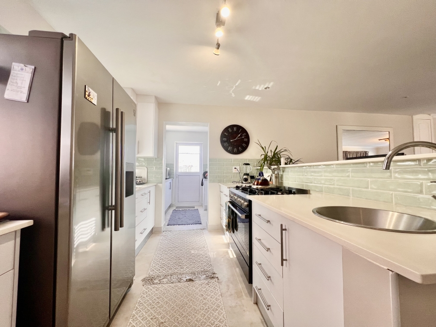 3 Bedroom Property for Sale in Bluewater Bay Western Cape